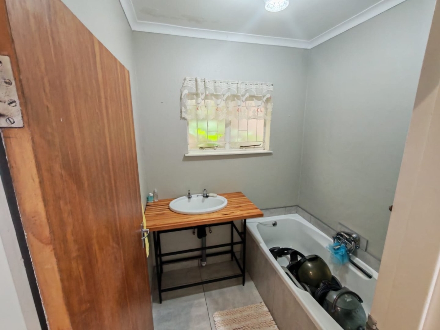 2 Bedroom Property for Sale in Langenhovenpark Free State